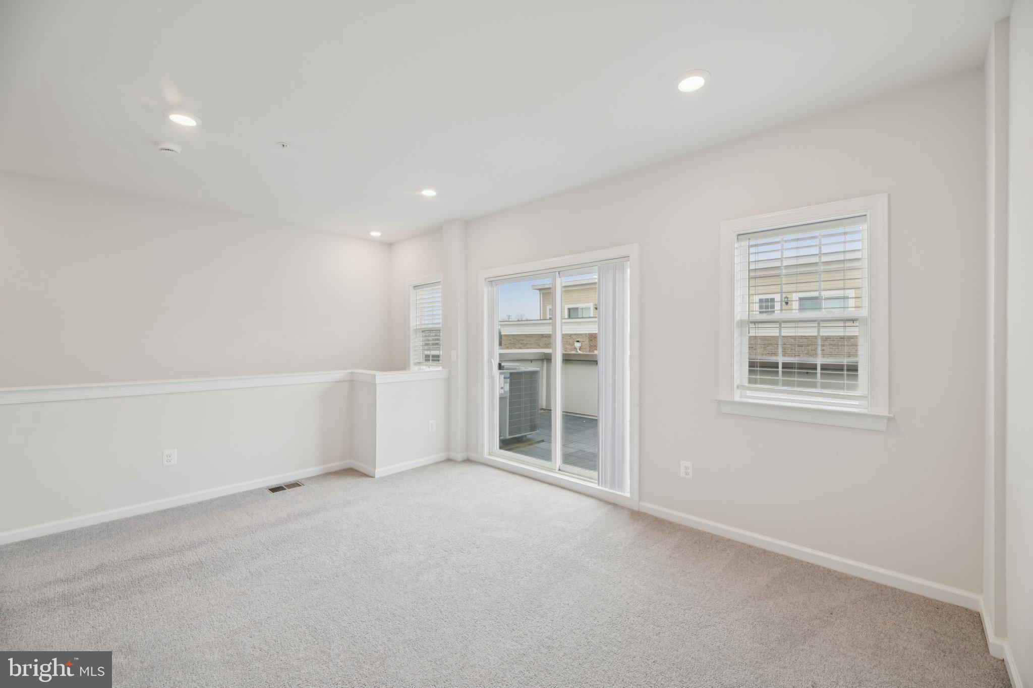 METROPOLITAN AT COLLEGE PARK - Residential