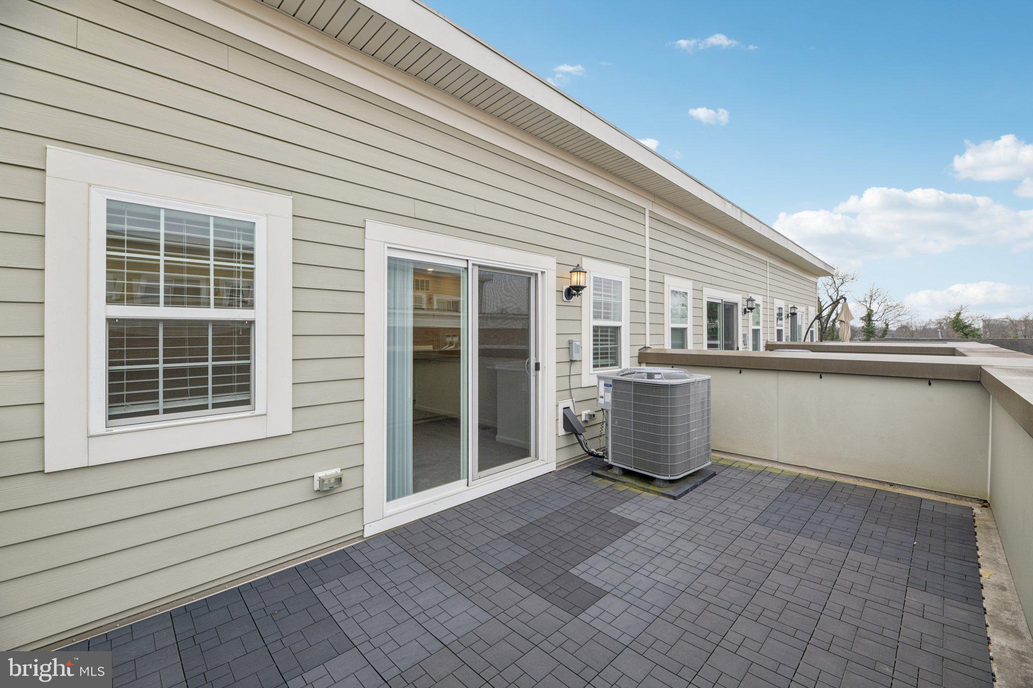 METROPOLITAN AT COLLEGE PARK - Residential