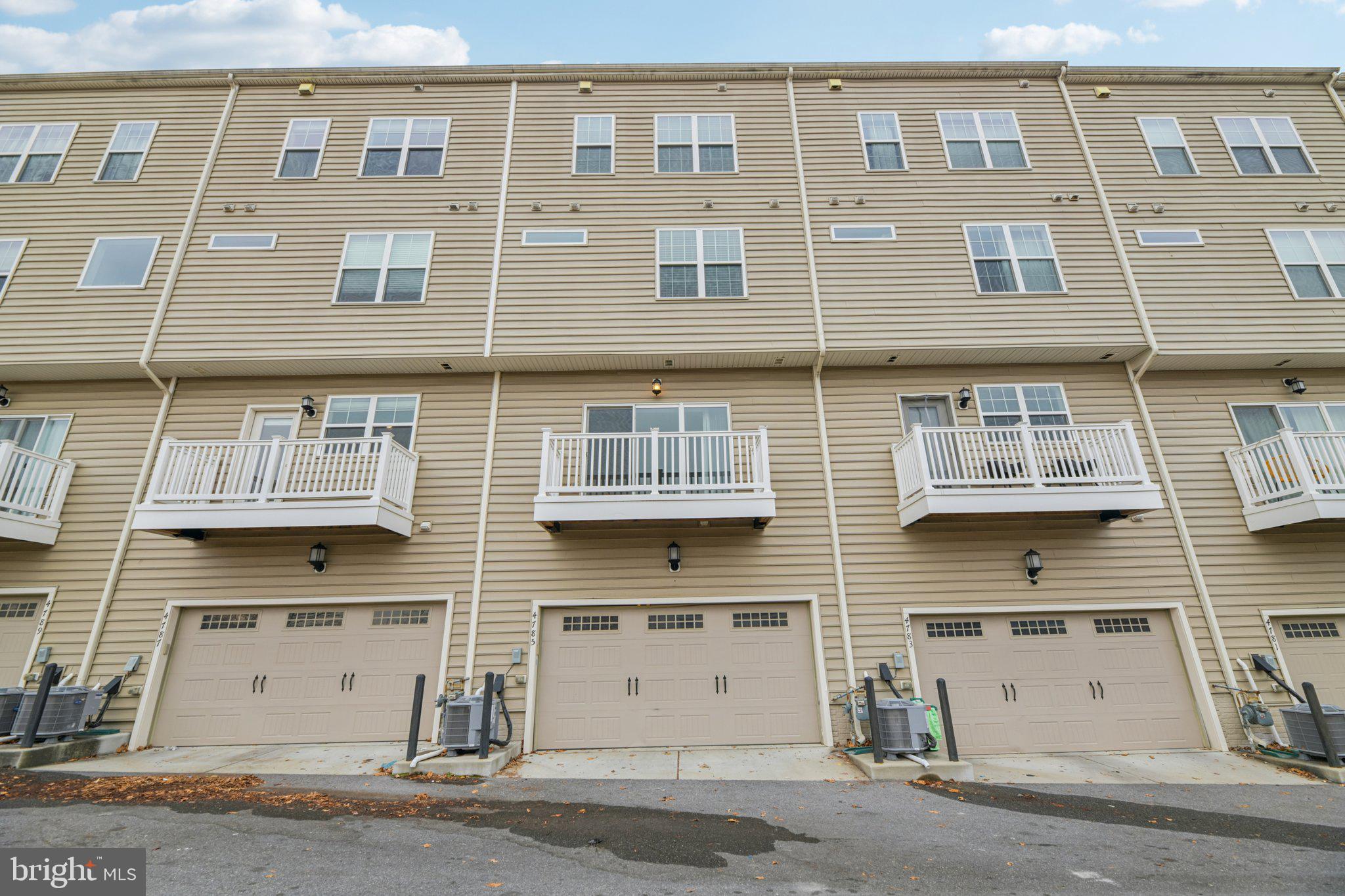 METROPOLITAN AT COLLEGE PARK - Residential