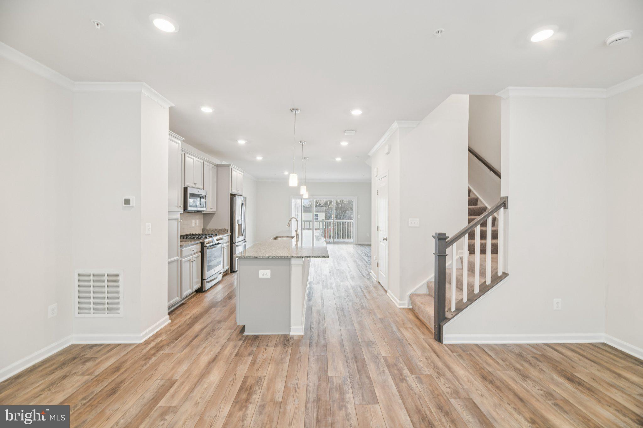 METROPOLITAN AT COLLEGE PARK - Residential