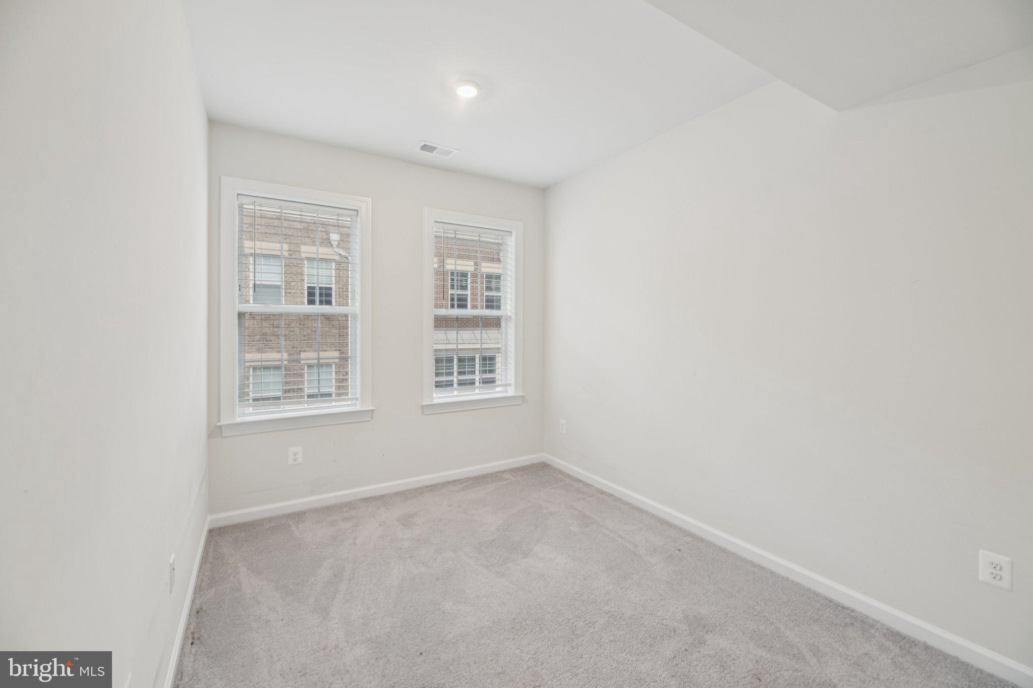 METROPOLITAN AT COLLEGE PARK - Residential