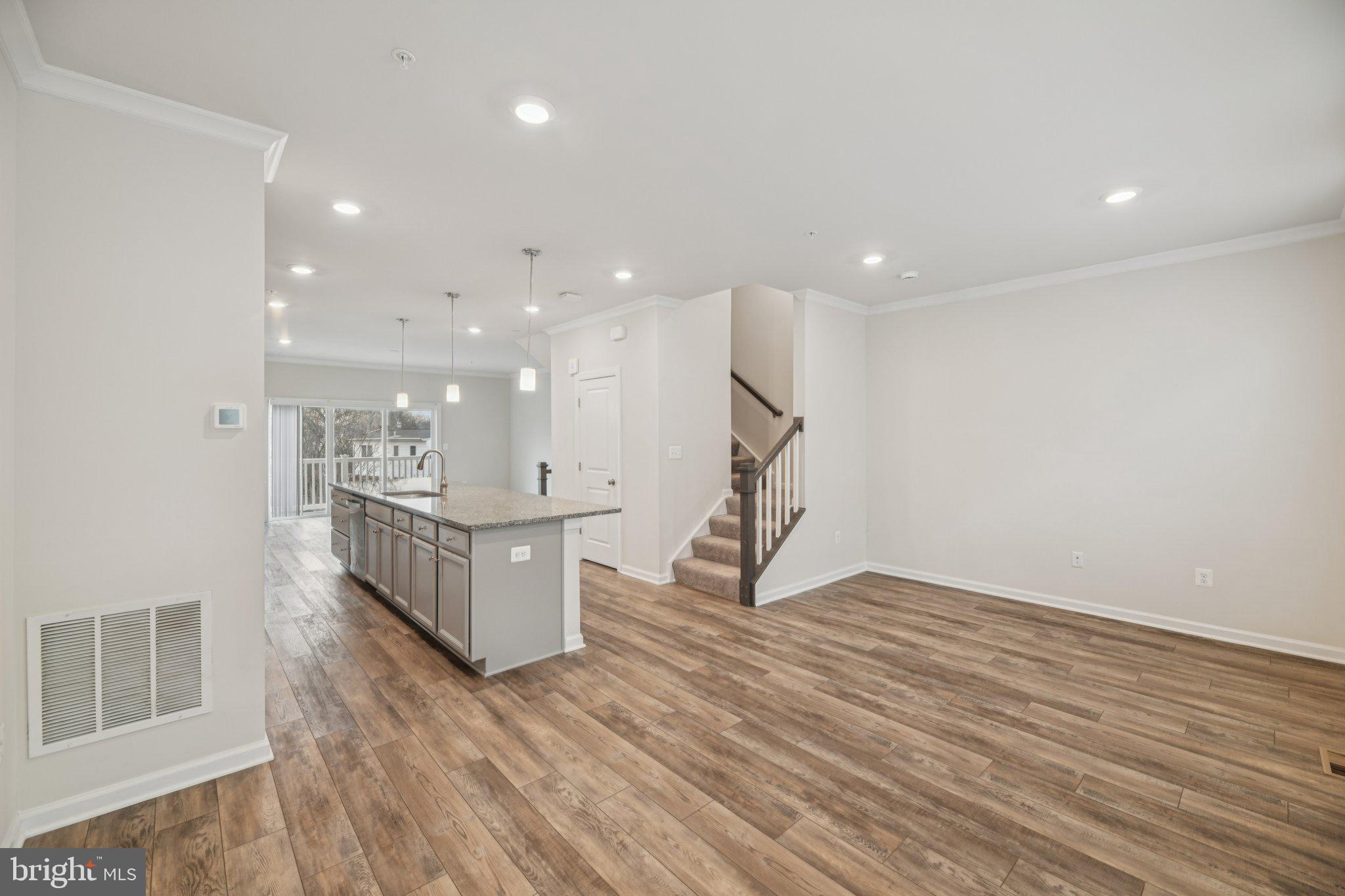 METROPOLITAN AT COLLEGE PARK - Residential