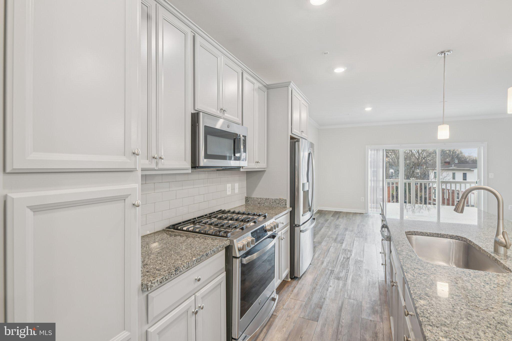 METROPOLITAN AT COLLEGE PARK - Residential