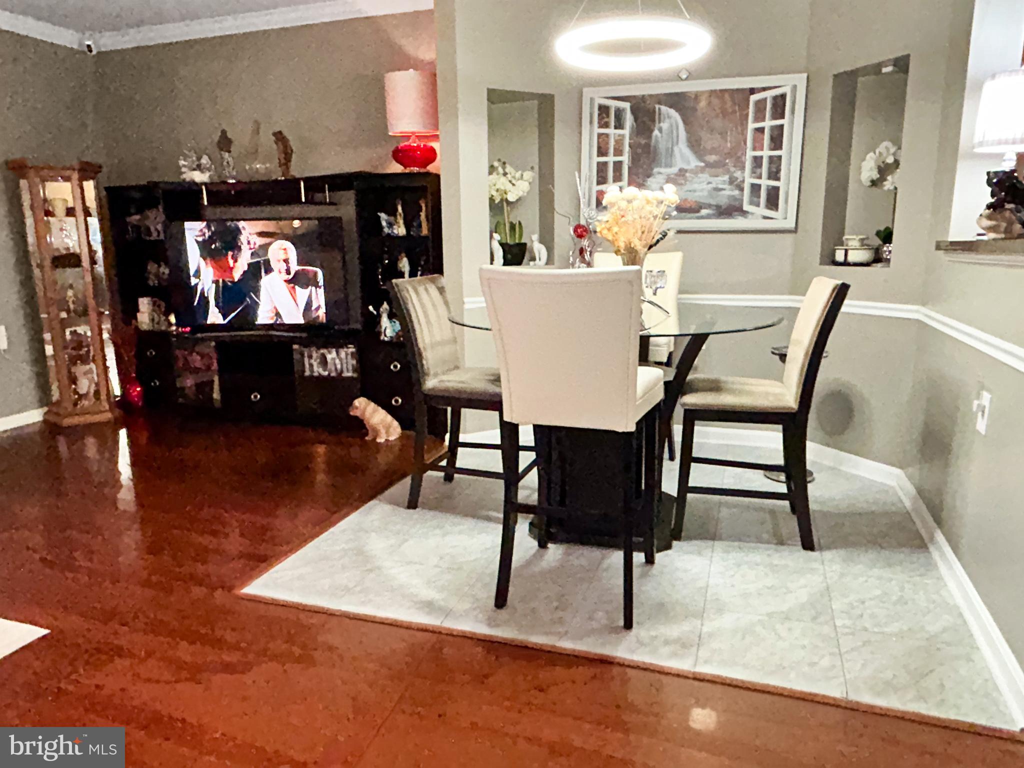 CAMERON GROVE CONDO IV> - Residential