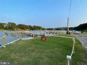 STRATFORD HARBOUR - Land