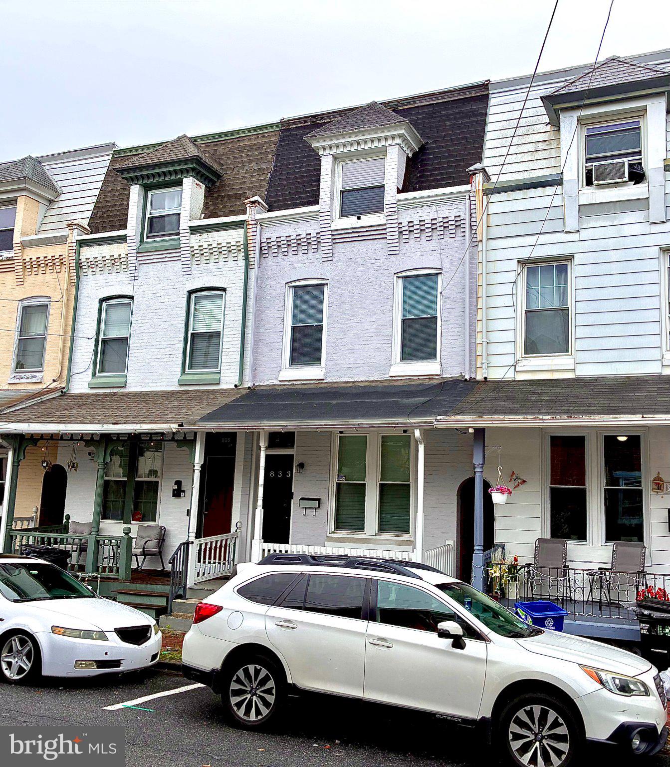 833 ROSE STREET