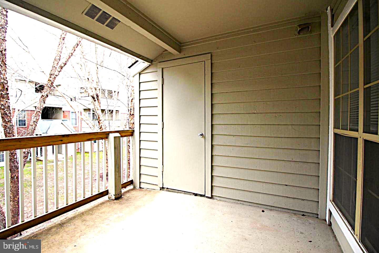 PENDERBROOK SQUARE CONDOMINIUMS - Residential Lease