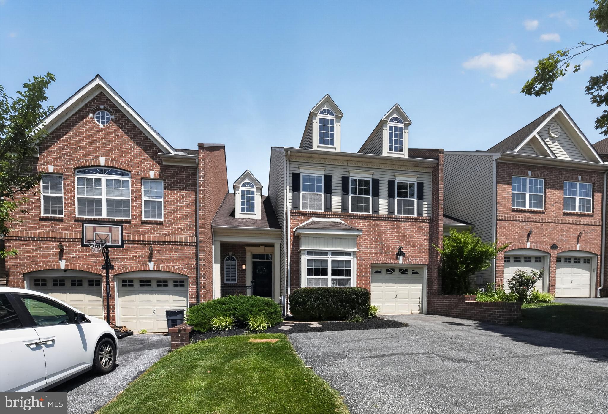 3104 WOODS EDGE DRIVE