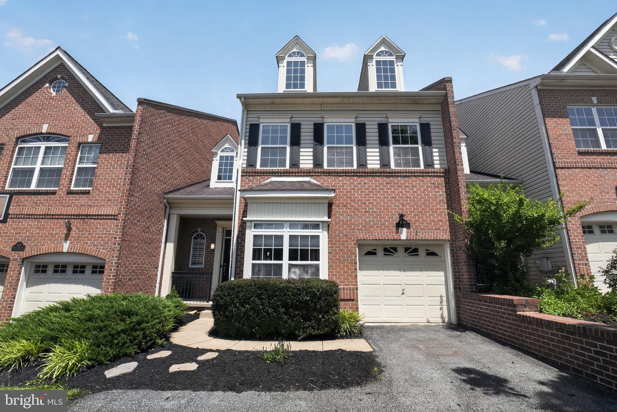 3104 WOODS EDGE DRIVE