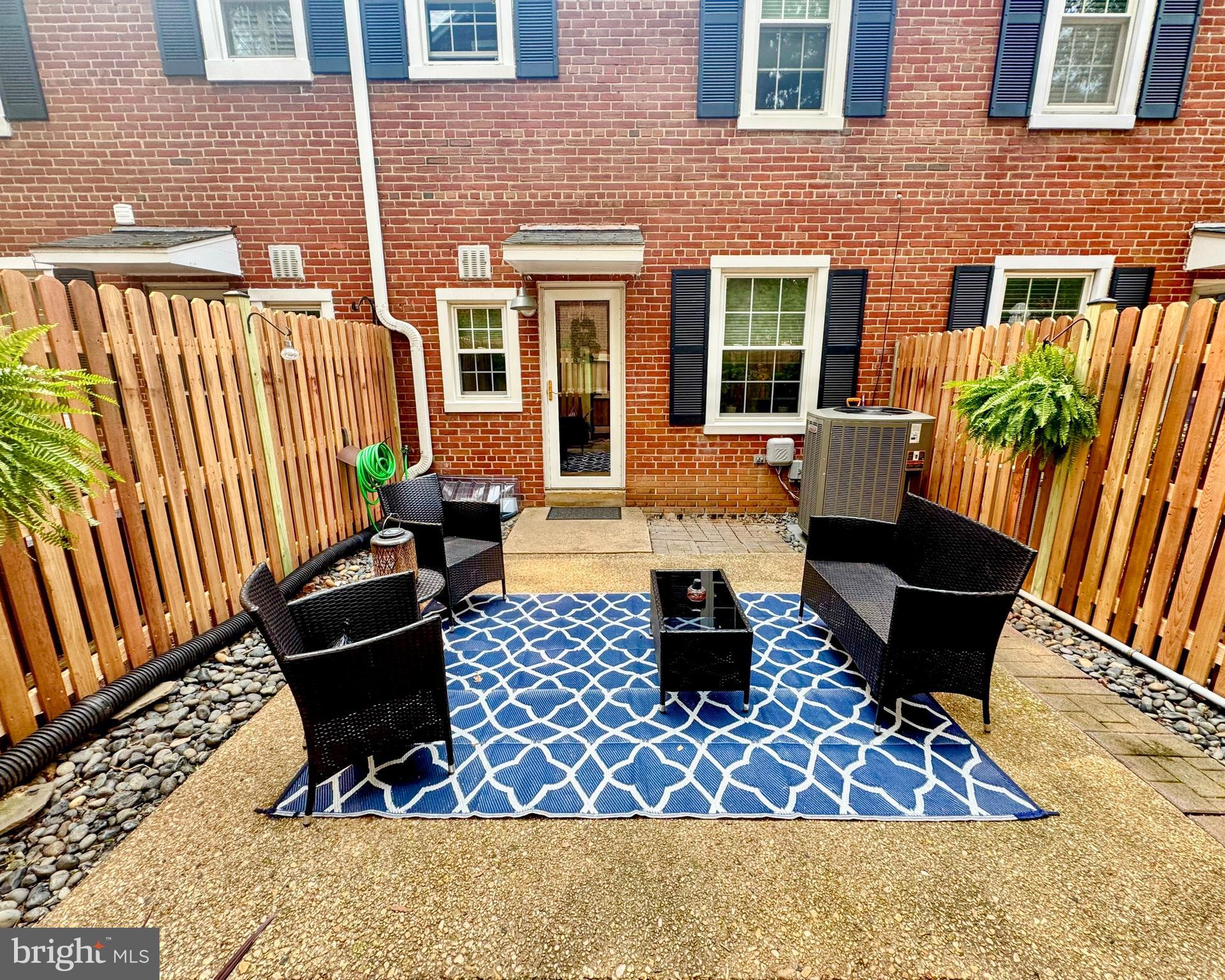 2977 S COLUMBUS STREET 2977