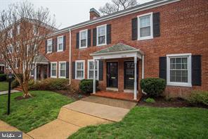 2977 S COLUMBUS STREET 2977