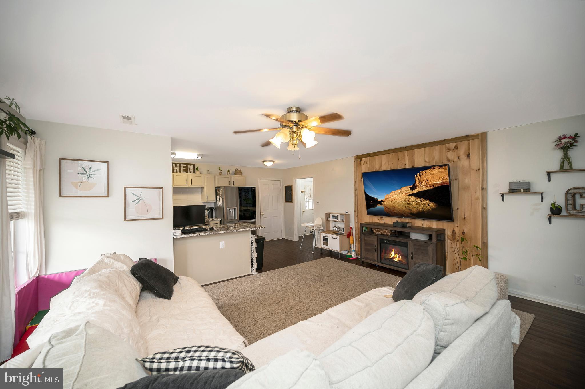 THE MEADOWS - Residential Lease
