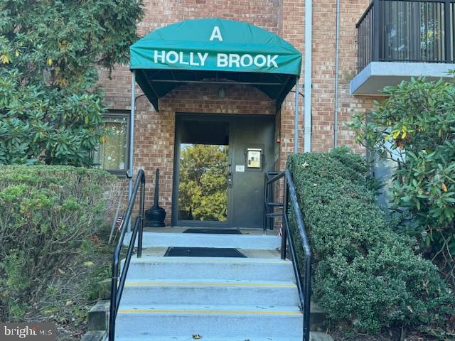 HOLLYBROOK - Residential Lease