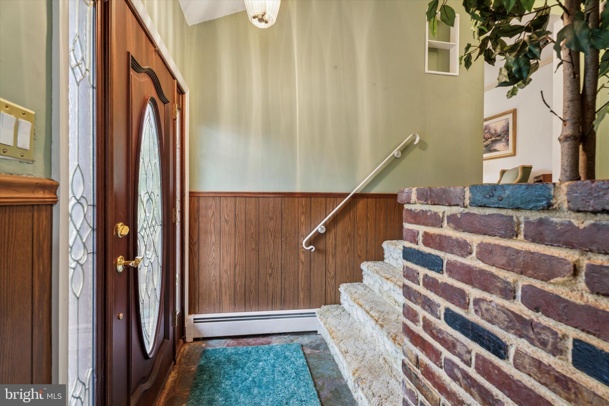 711 PIKELAND AVENUE