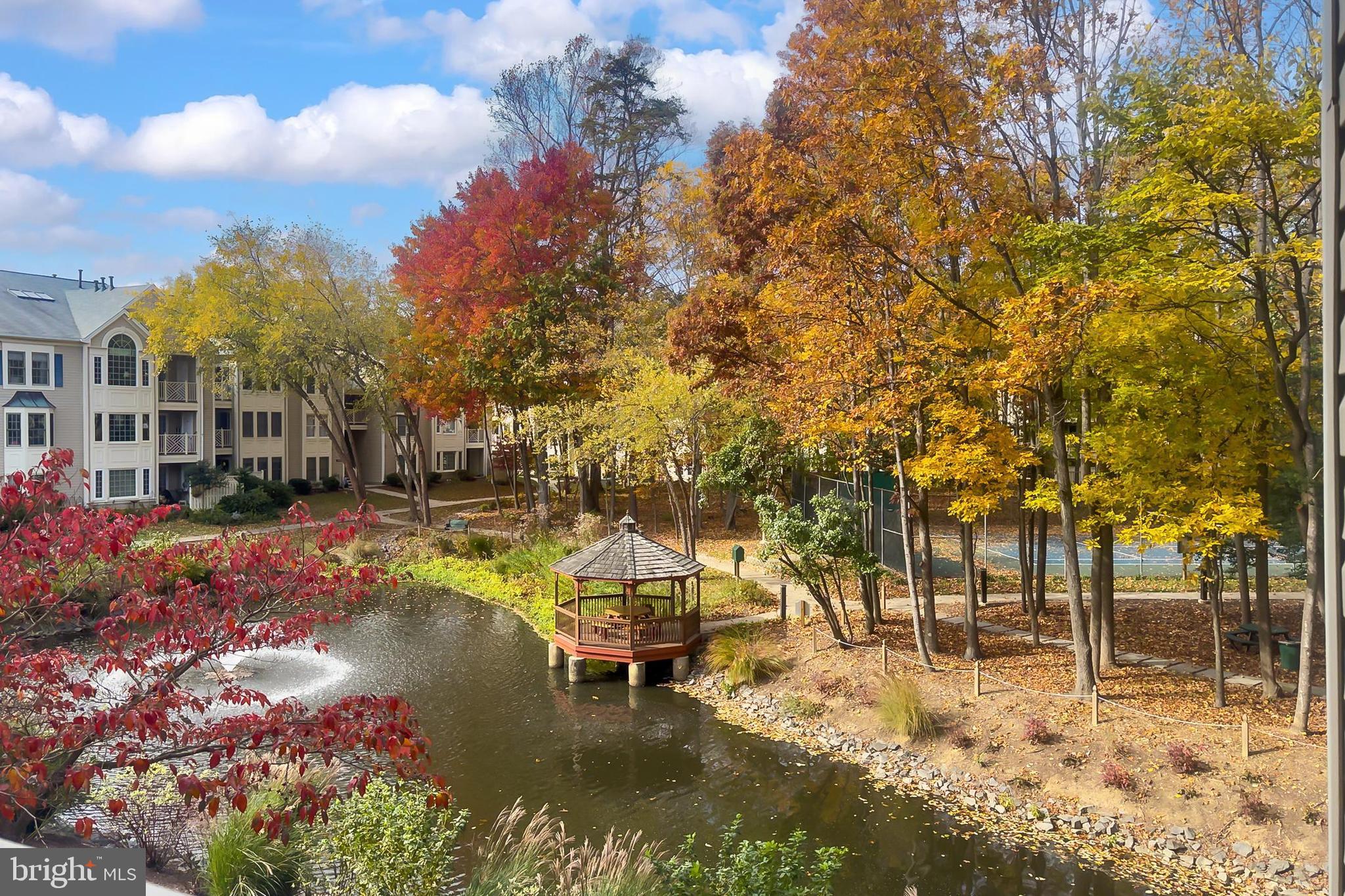FAIRFIELD HOUSE - Residential