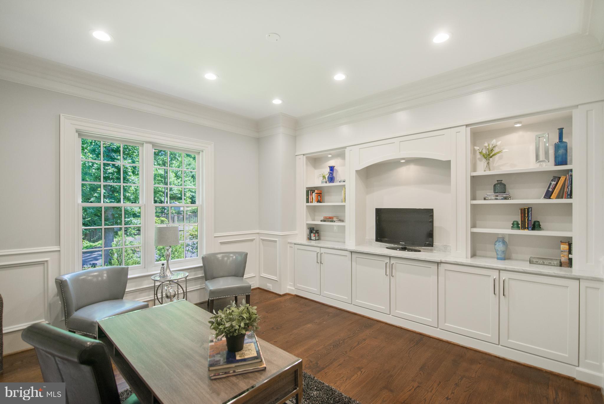 WOODLAND ACRES - Residential