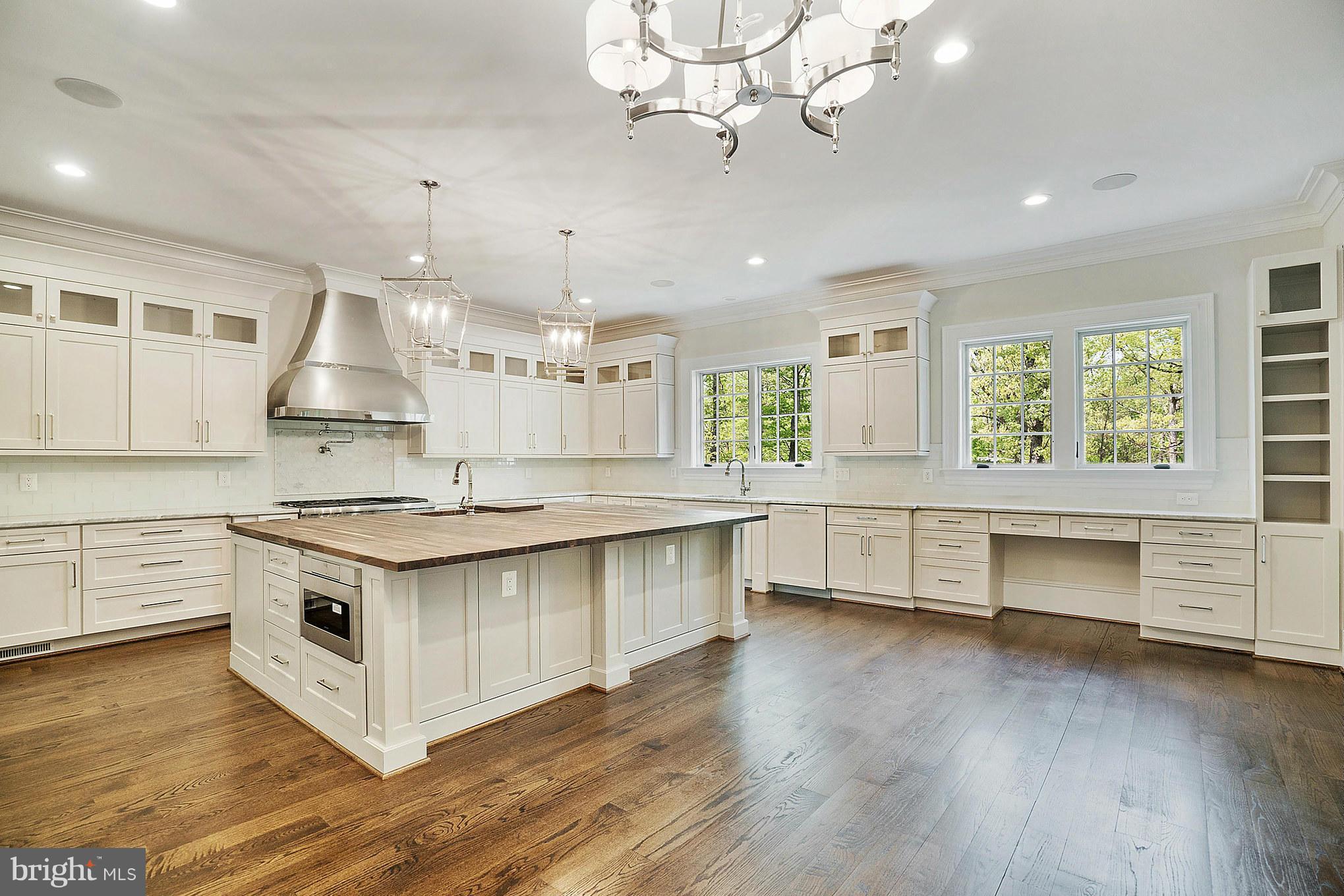 WOODLAND ACRES - Residential