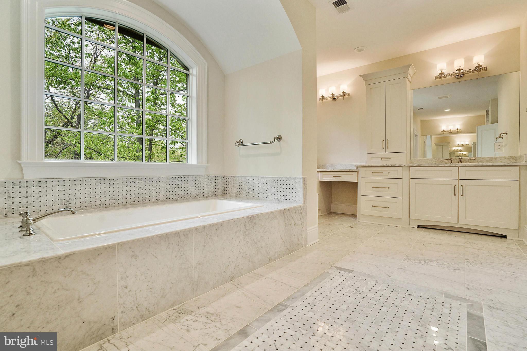 WOODLAND ACRES - Residential