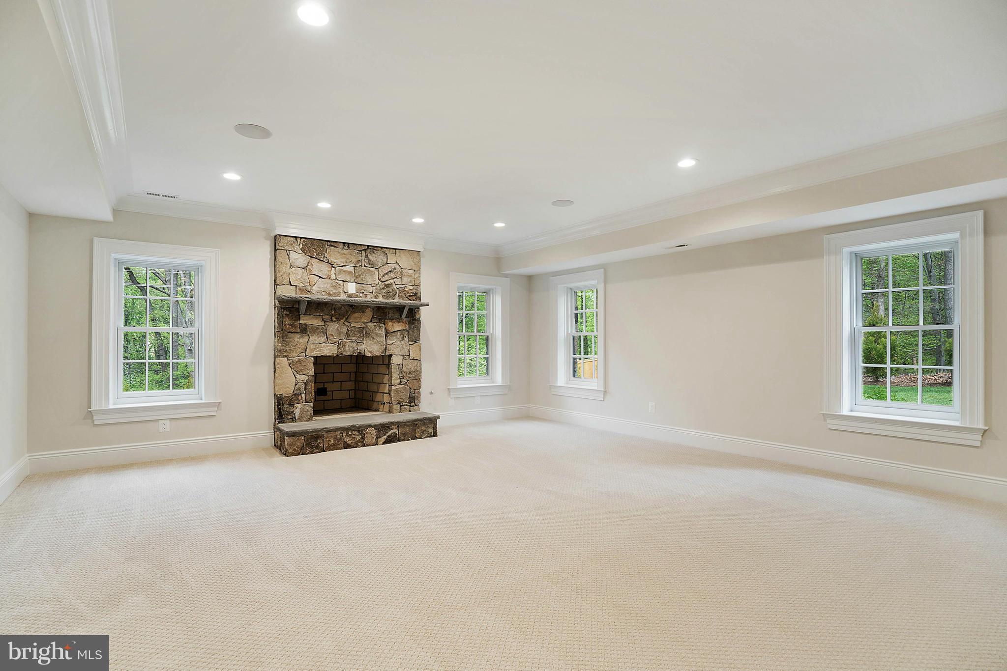 WOODLAND ACRES - Residential