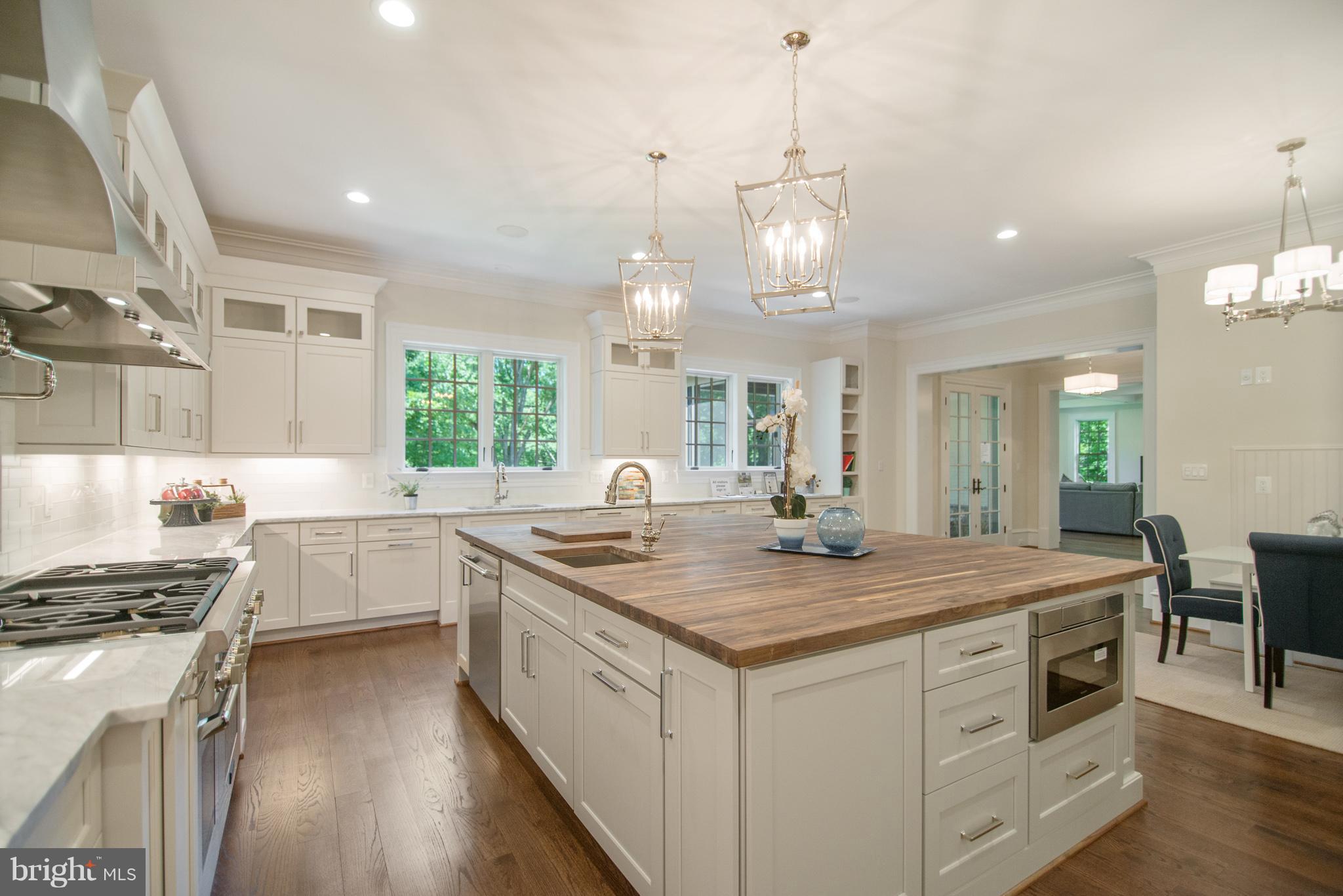 WOODLAND ACRES - Residential