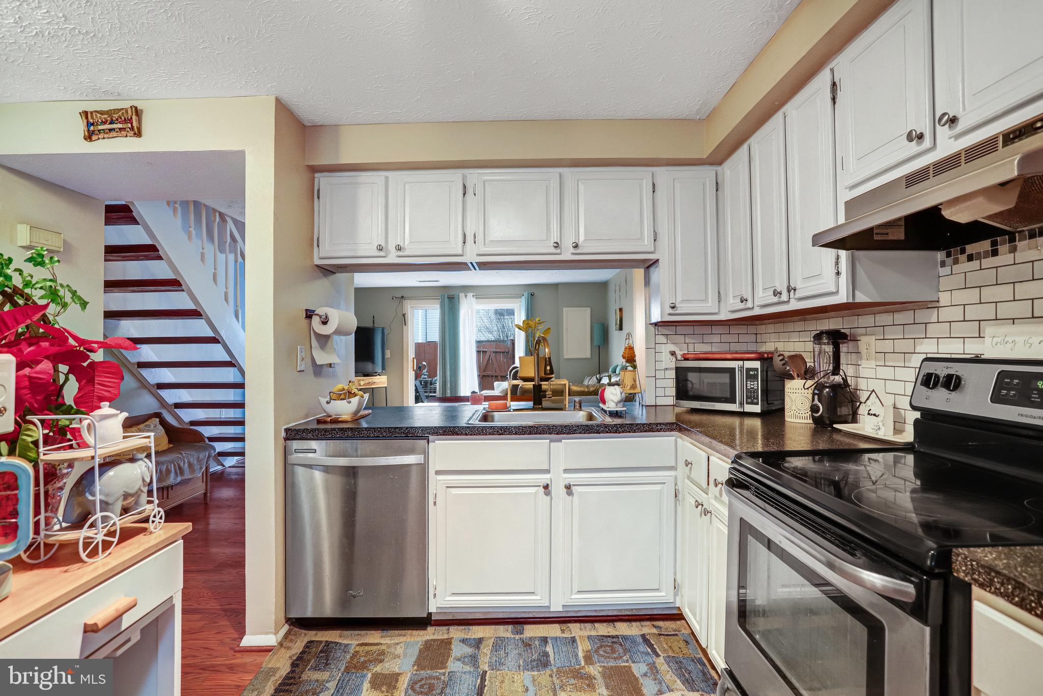 GUNNERS LAKE VILLAGE - Residential