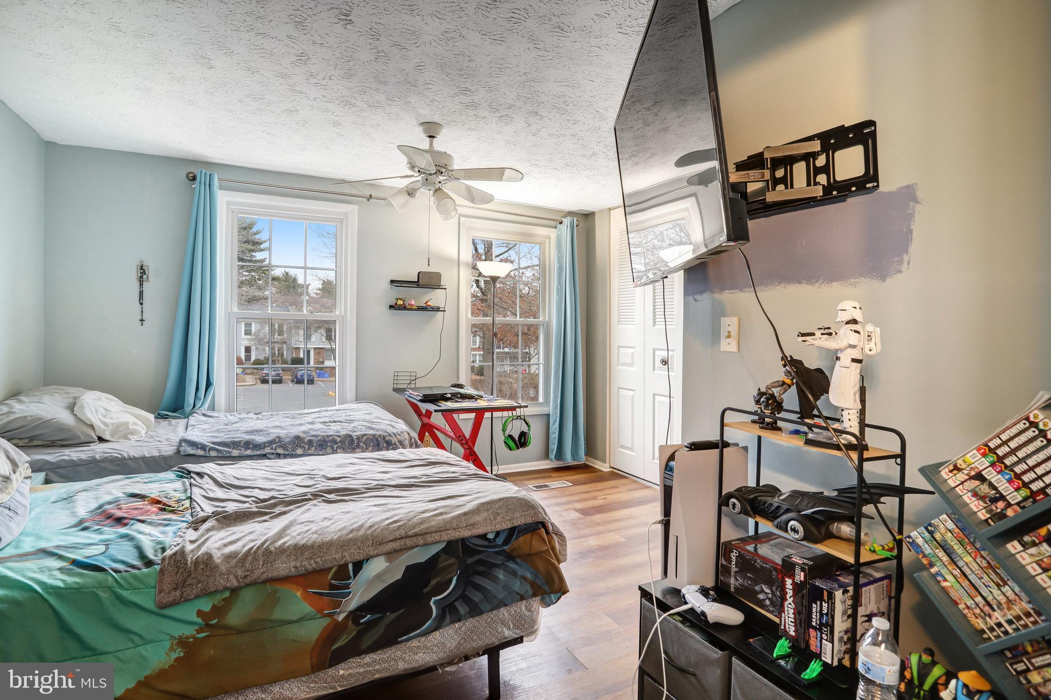 GUNNERS LAKE VILLAGE - Residential