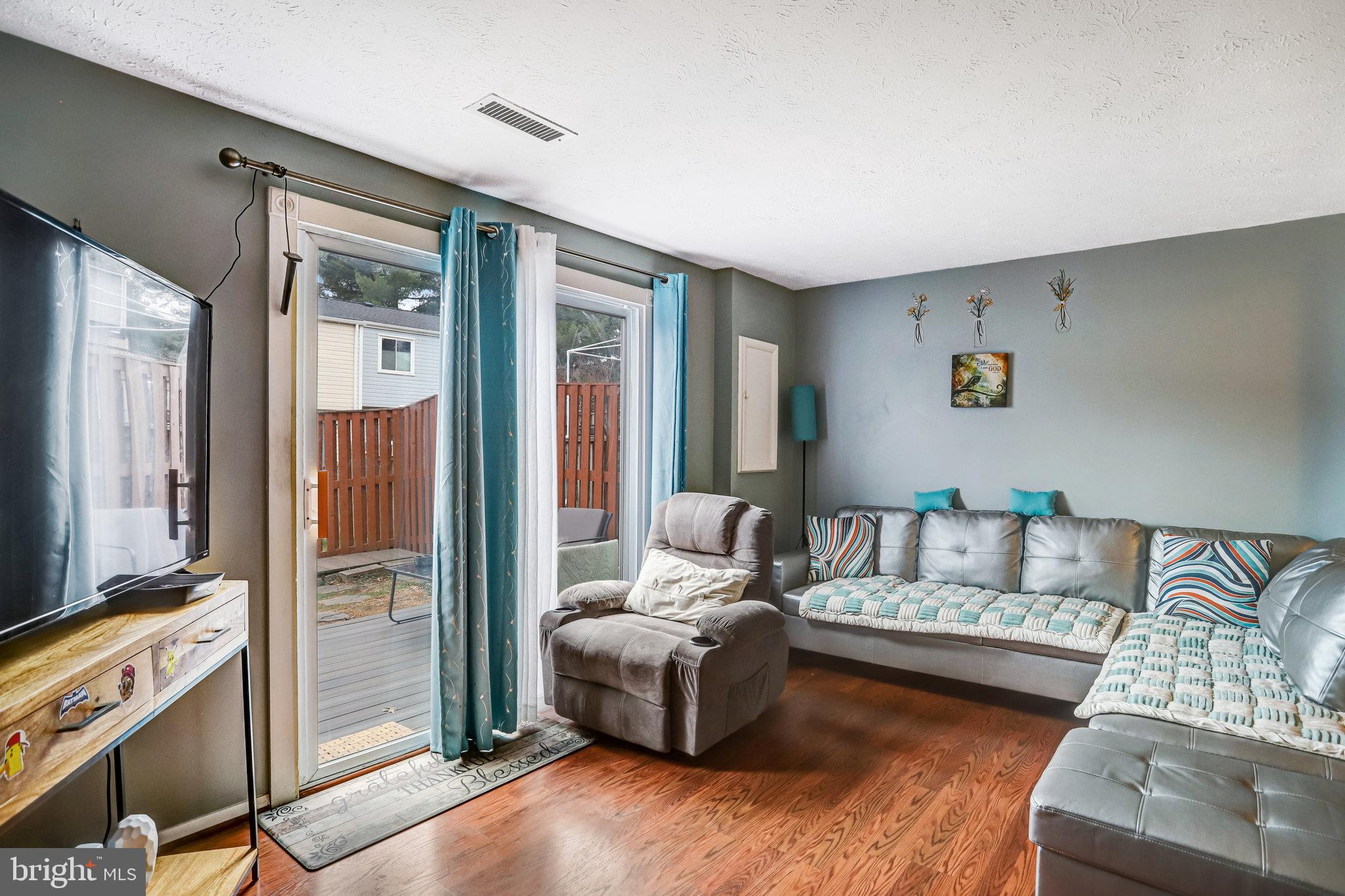 GUNNERS LAKE VILLAGE - Residential