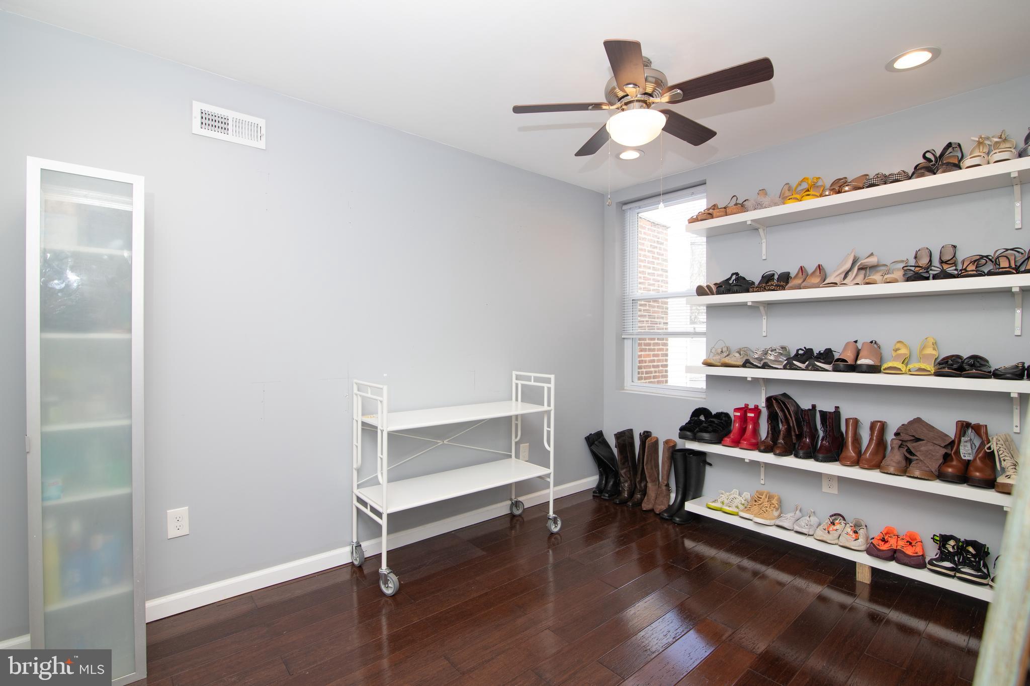 GERMANTOWN (EAST) - Residential