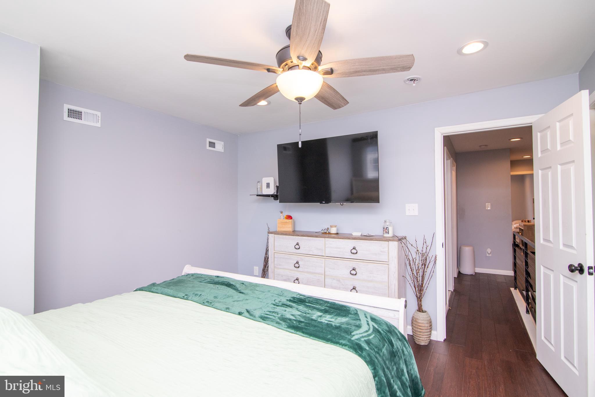 GERMANTOWN (EAST) - Residential