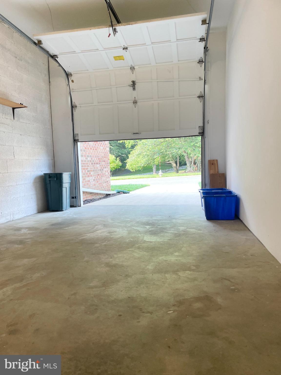 FALLSBERRY - Residential Lease