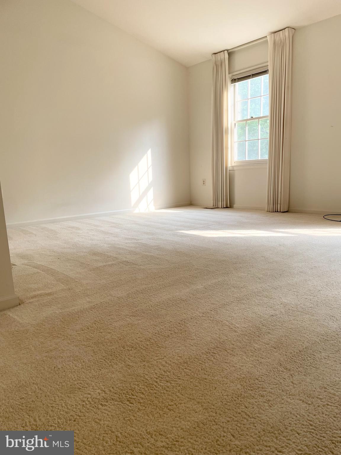 FALLSBERRY - Residential Lease