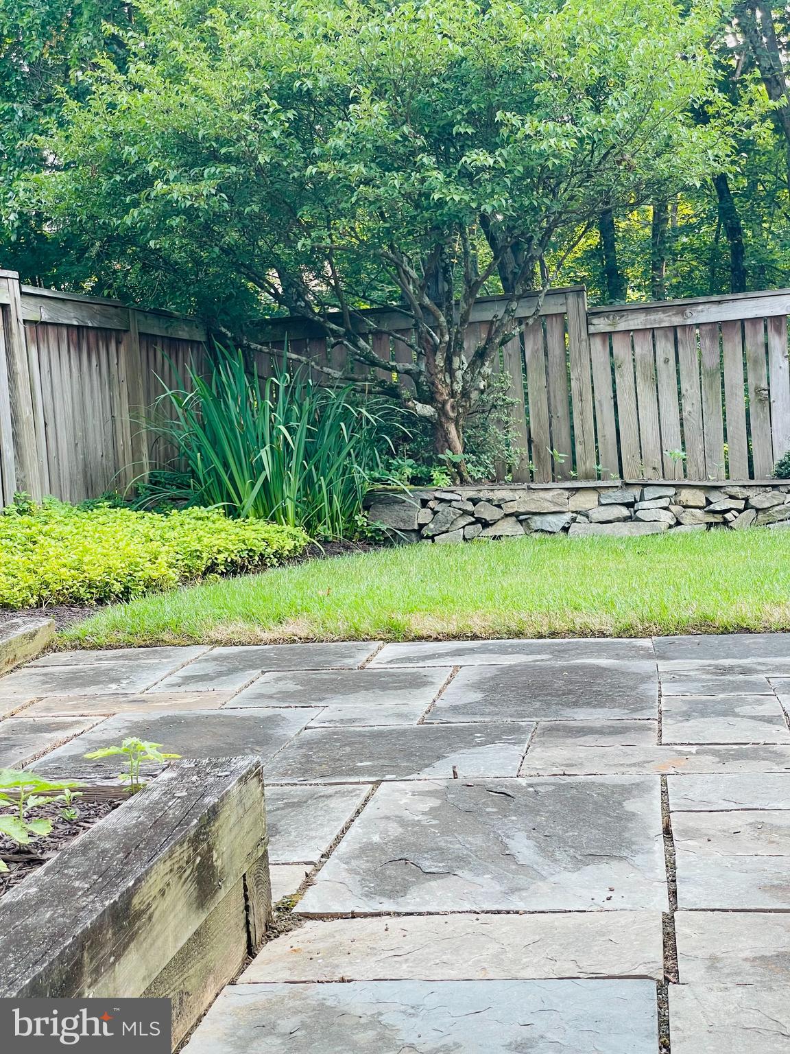 FALLSBERRY - Residential Lease