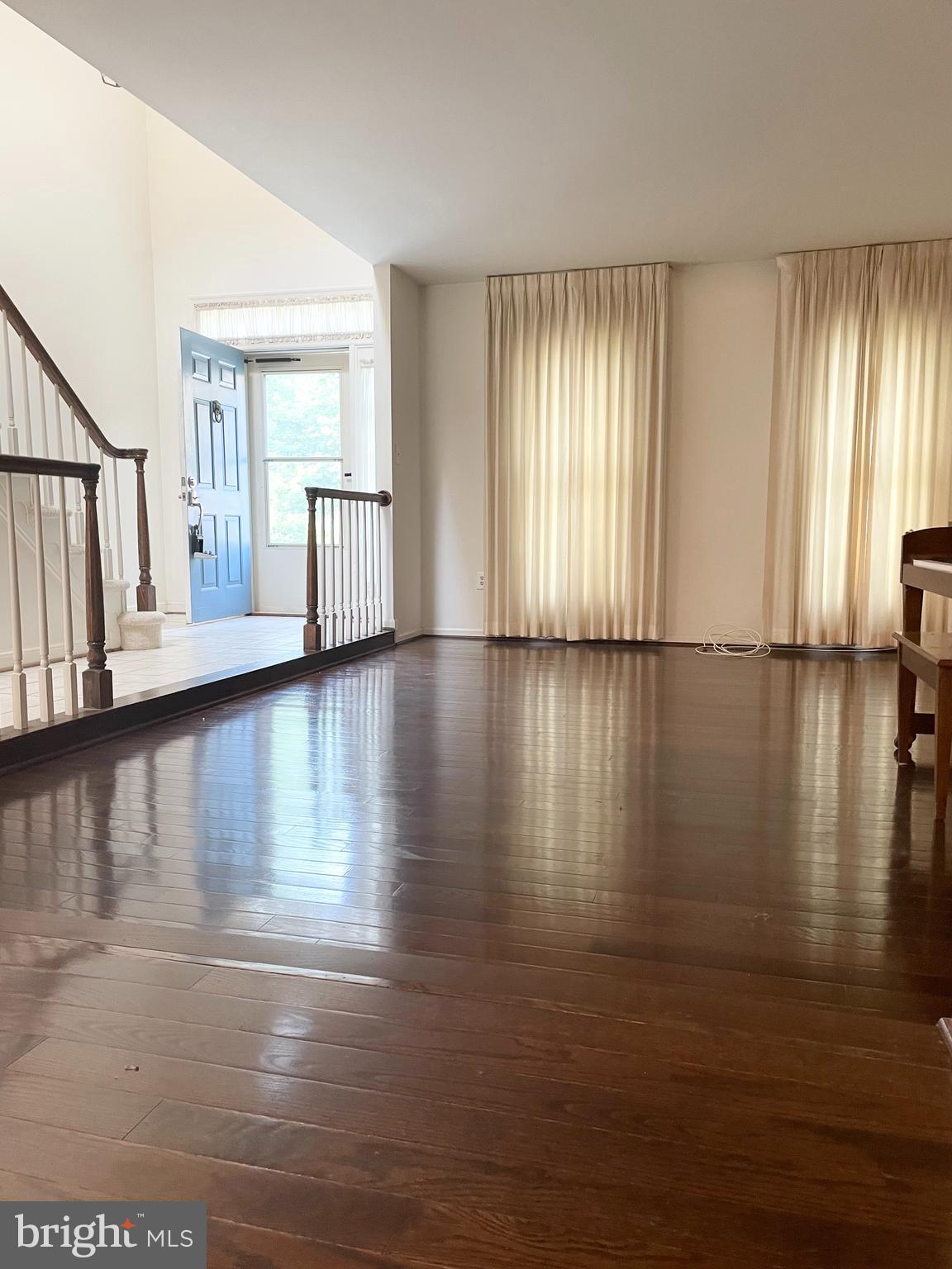 FALLSBERRY - Residential Lease