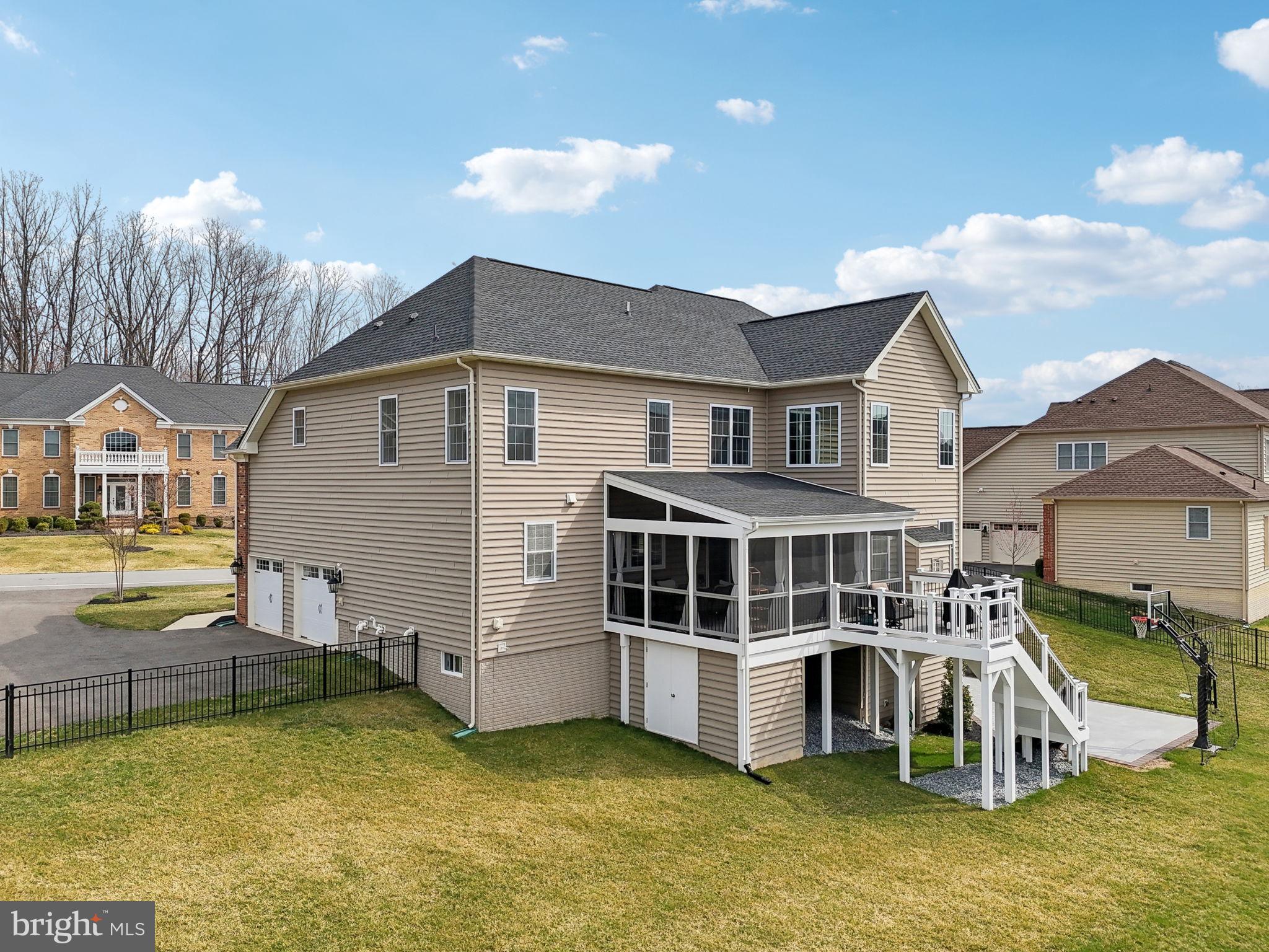 OAK CREEK CLUB - Residential