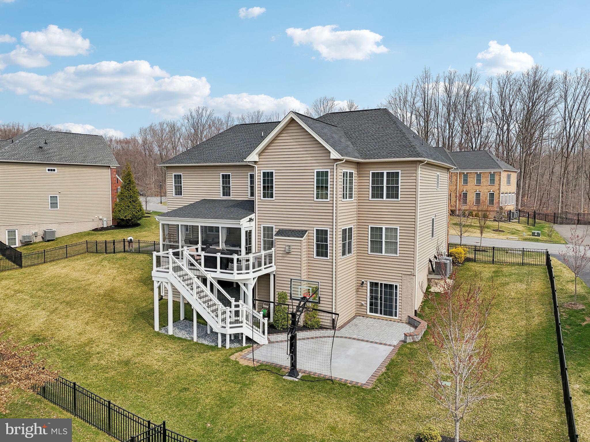 OAK CREEK CLUB - Residential