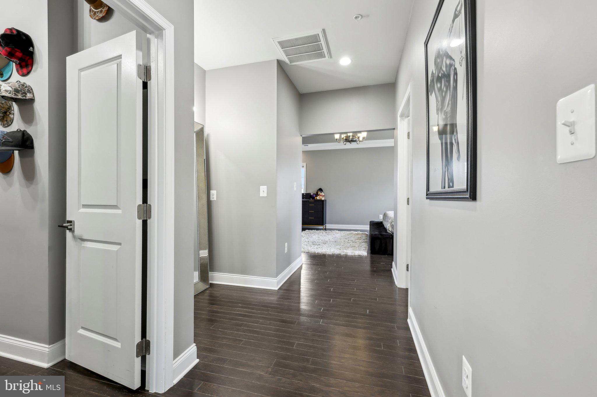 OAK CREEK CLUB - Residential