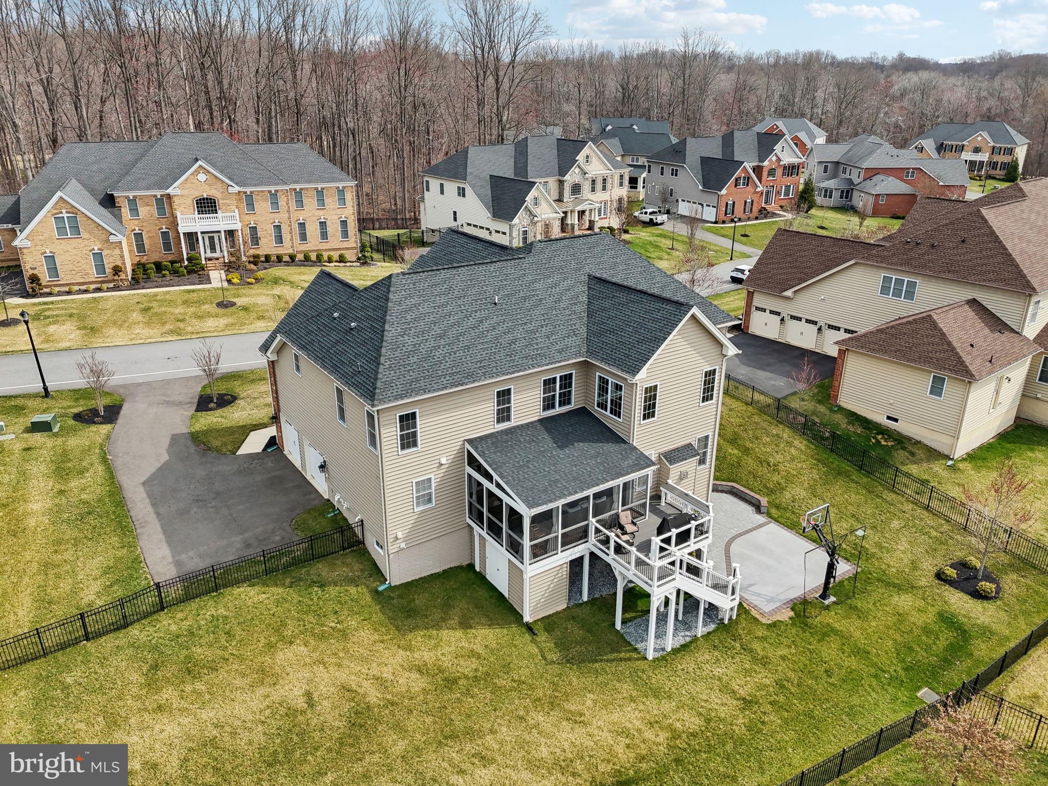 OAK CREEK CLUB - Residential