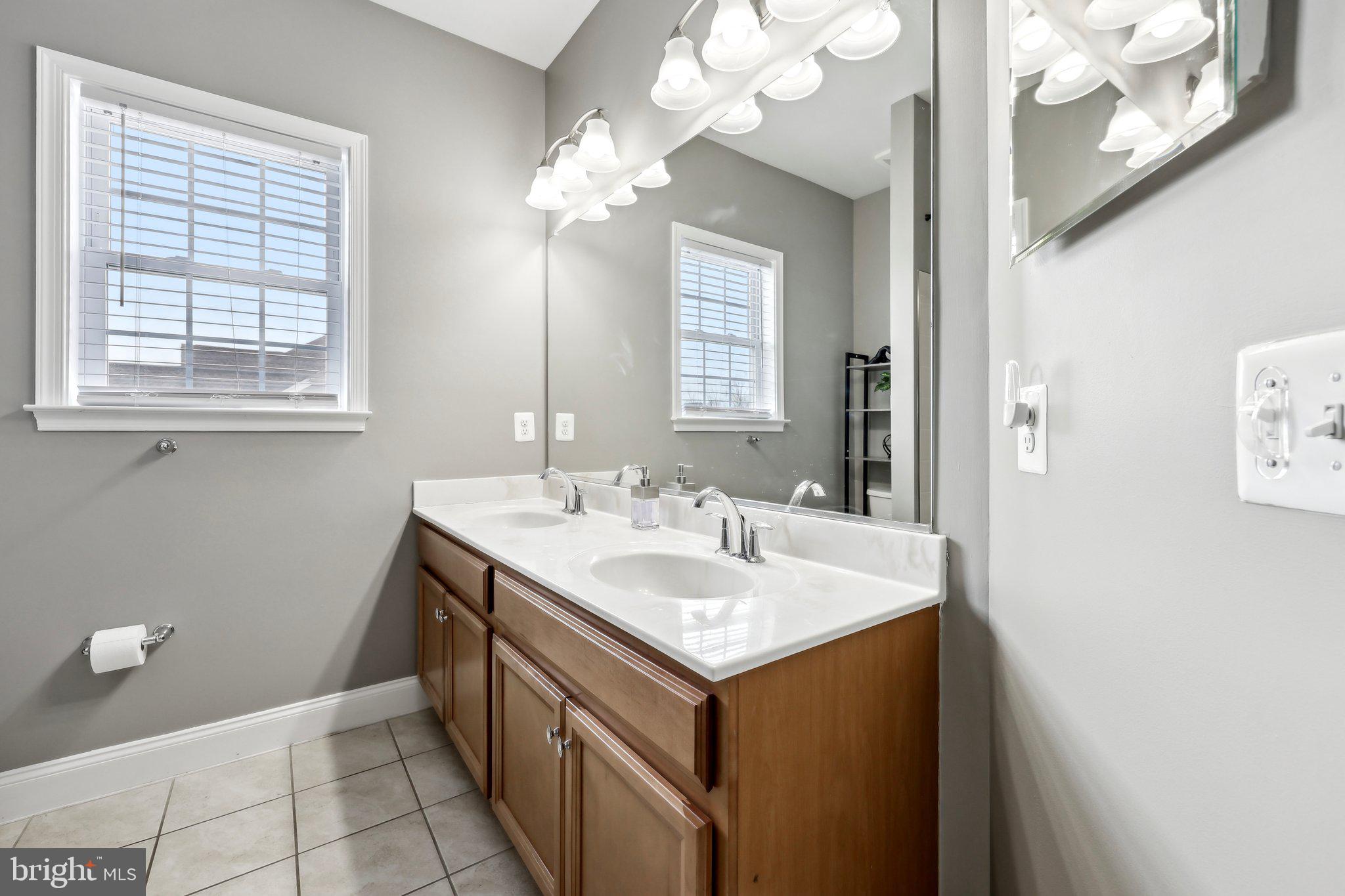 OAK CREEK CLUB - Residential