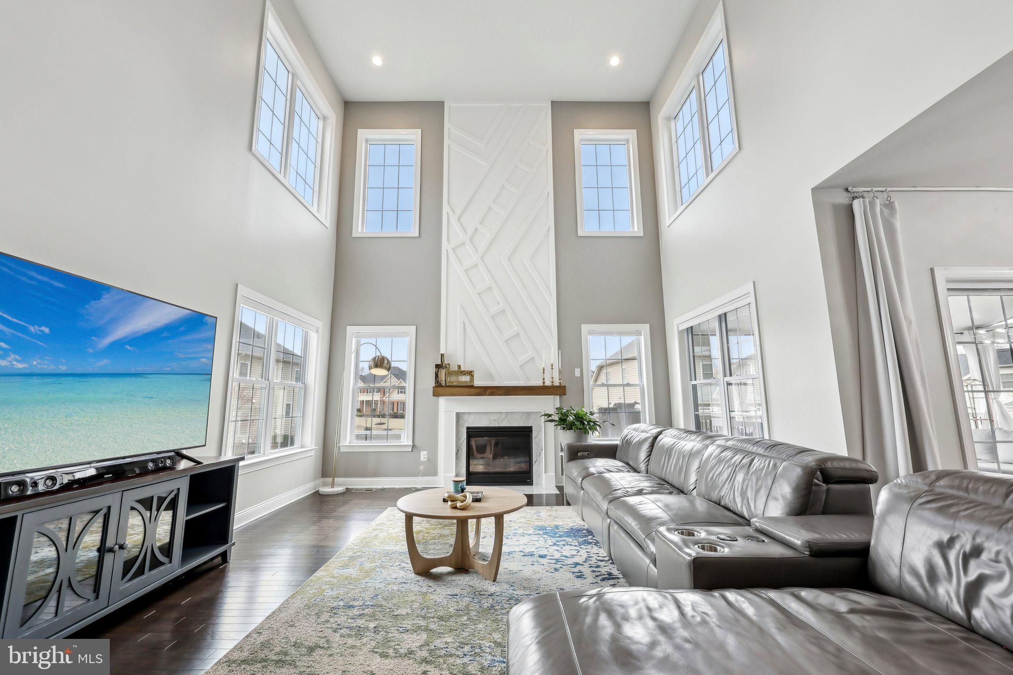 OAK CREEK CLUB - Residential