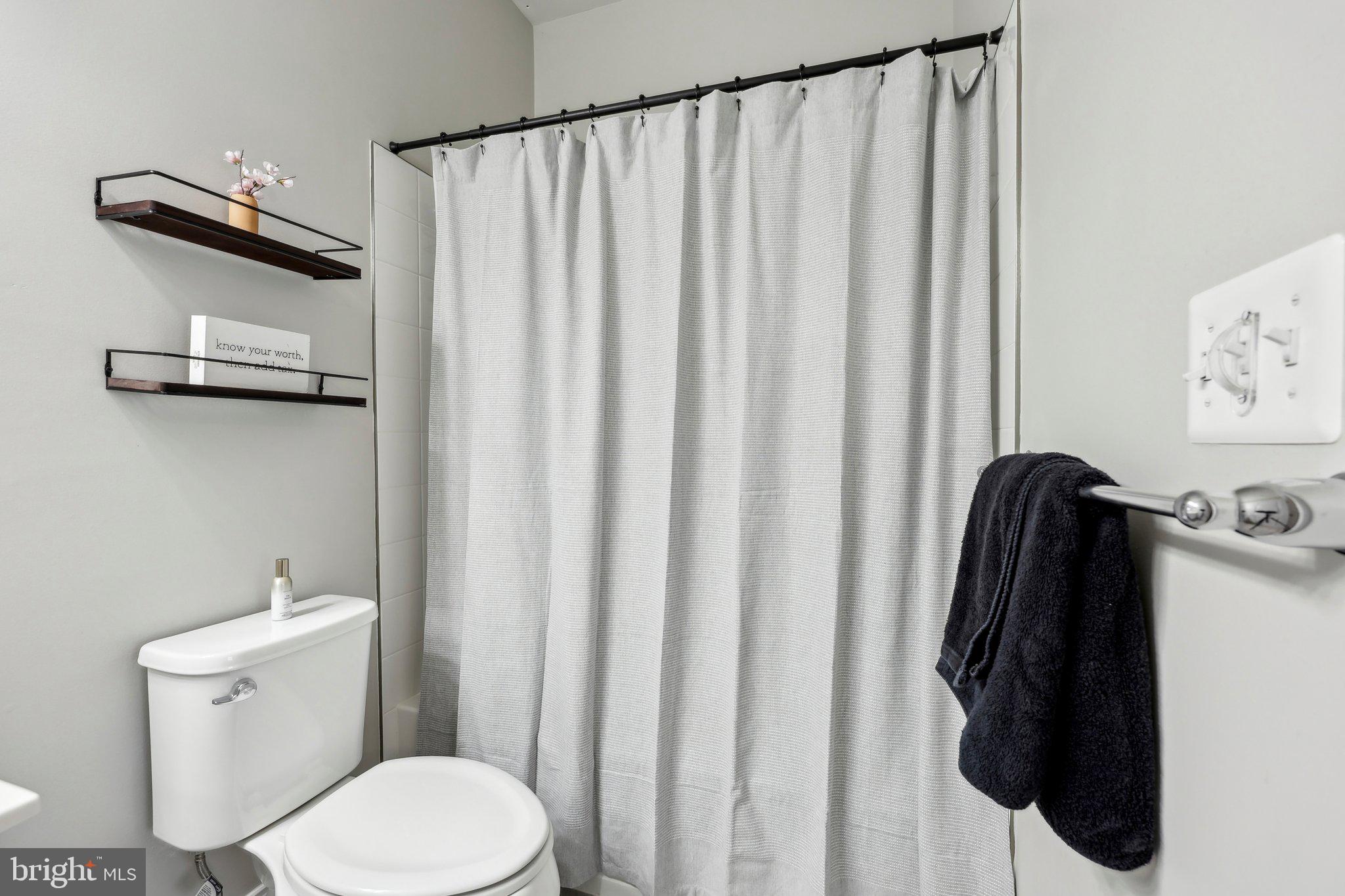 OAK CREEK CLUB - Residential