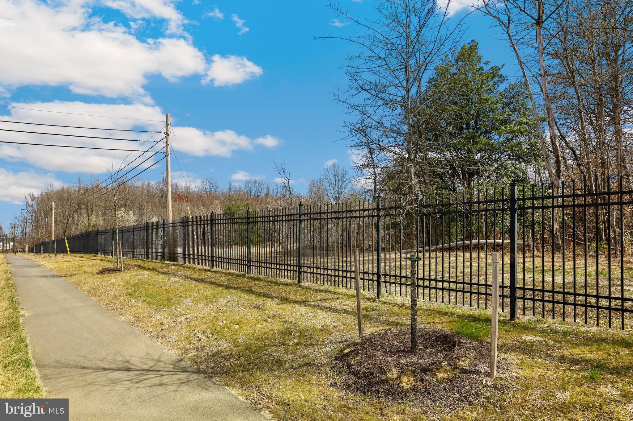 OAK CREEK CLUB - Residential