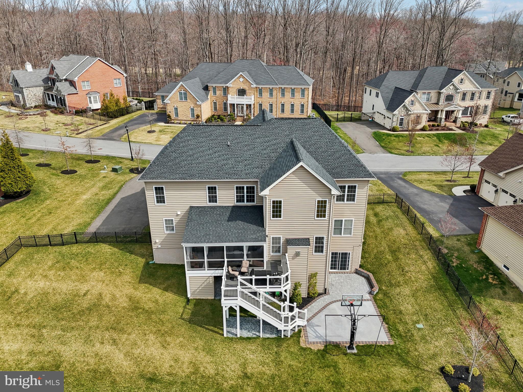 OAK CREEK CLUB - Residential