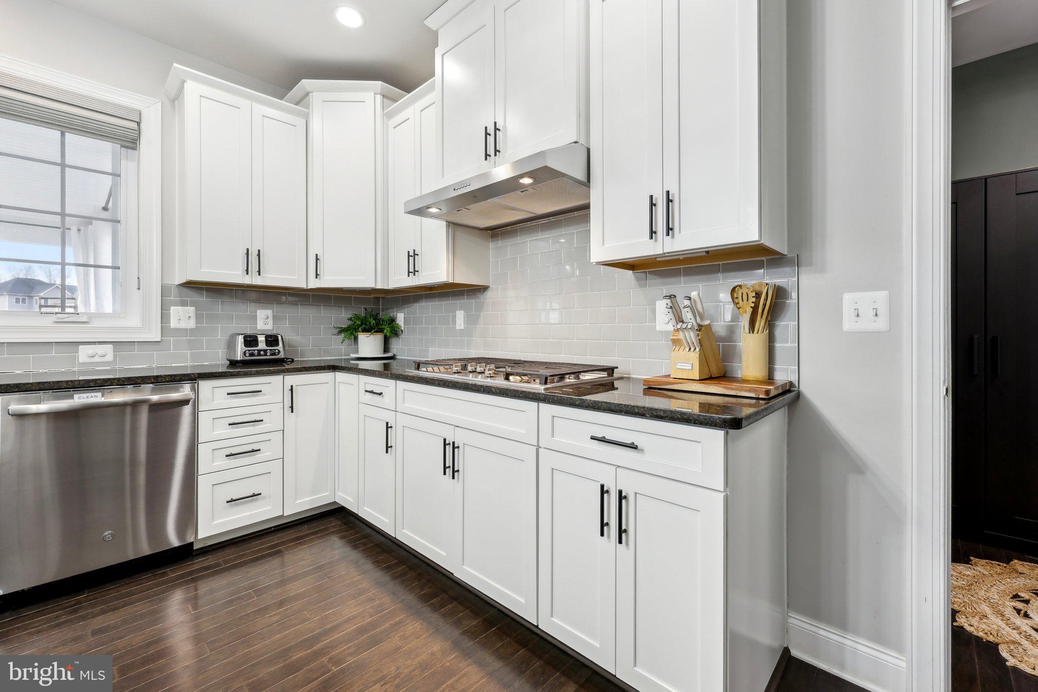 OAK CREEK CLUB - Residential