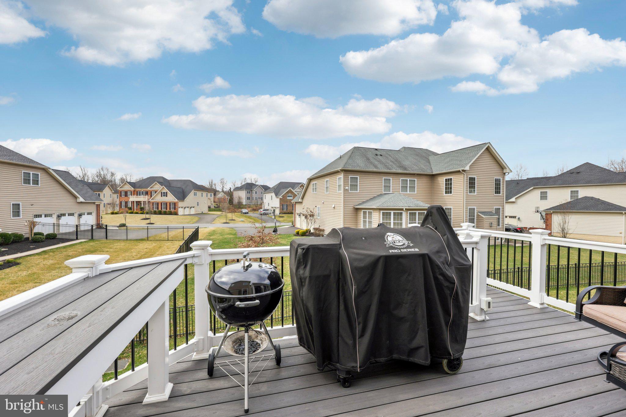 OAK CREEK CLUB - Residential