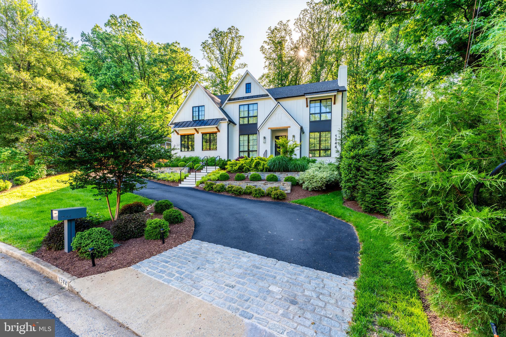 FOREST VILLA - Residential