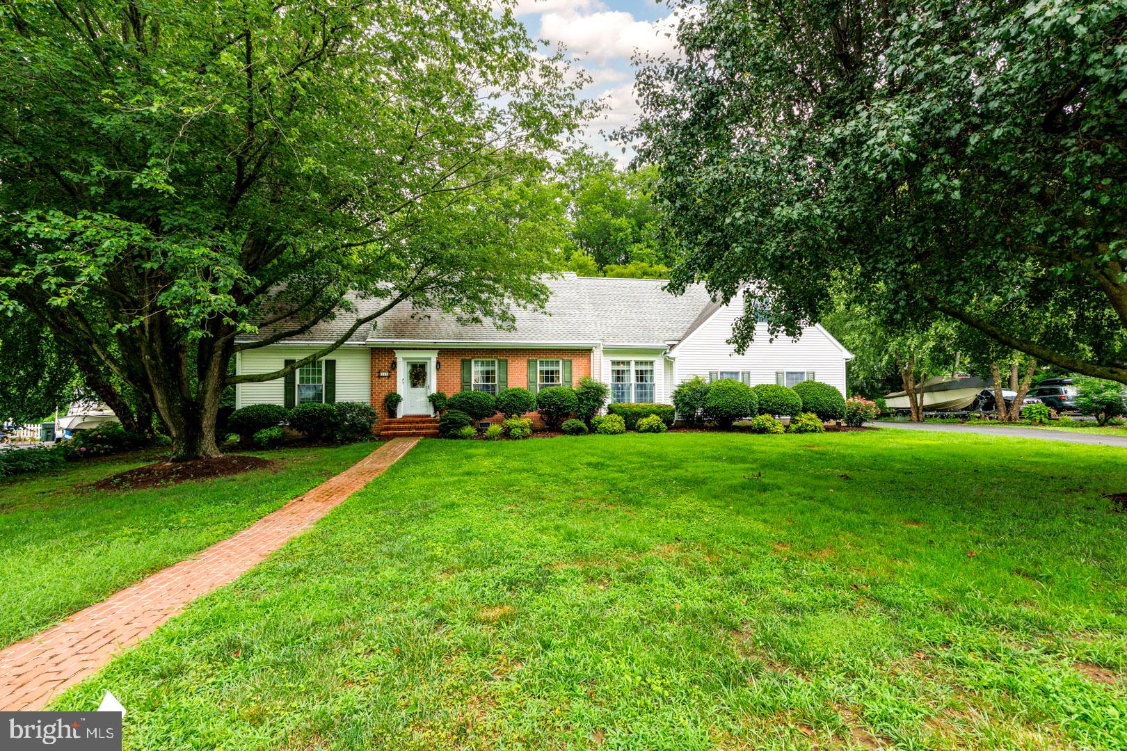 111 W OAK AVENUE