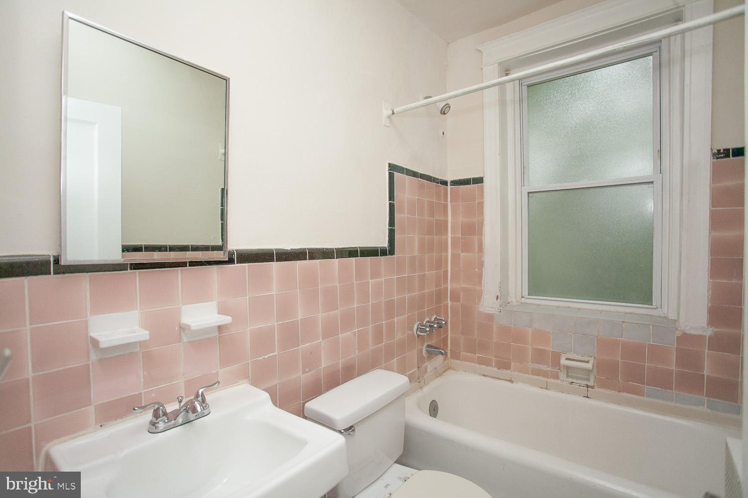 ROXBOROUGH - Residential Lease