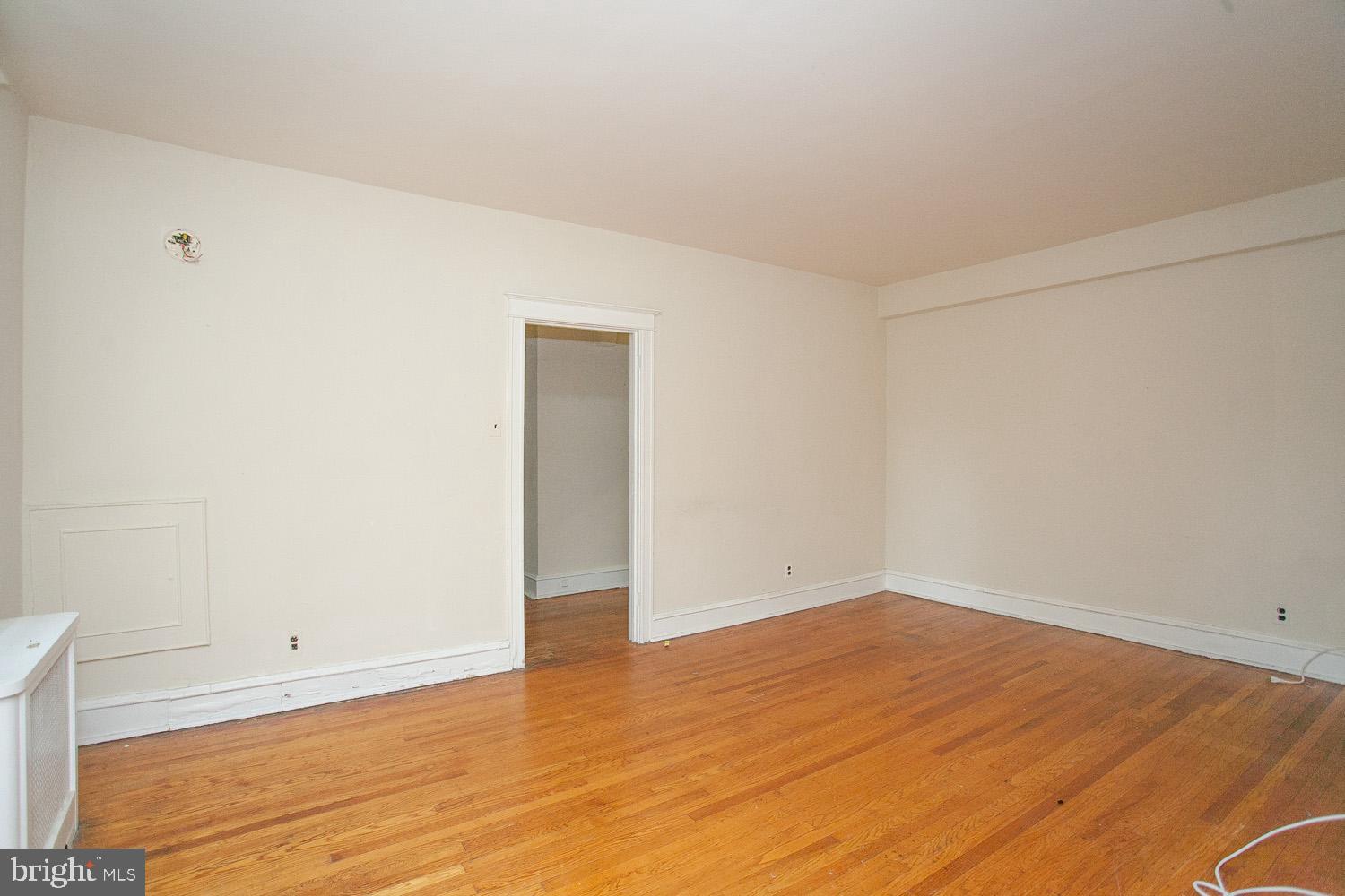 ROXBOROUGH - Residential Lease