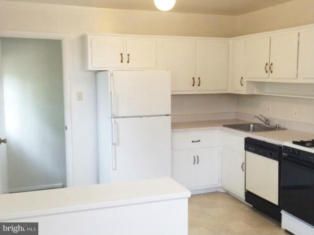 RANDOLPH HILLS - Residential Lease