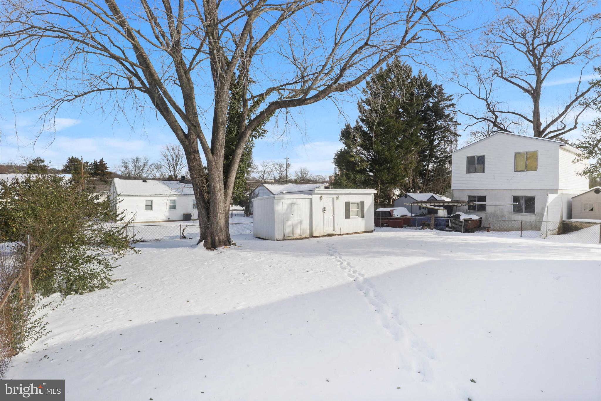 BURGUNDY VILLAGE - Residential